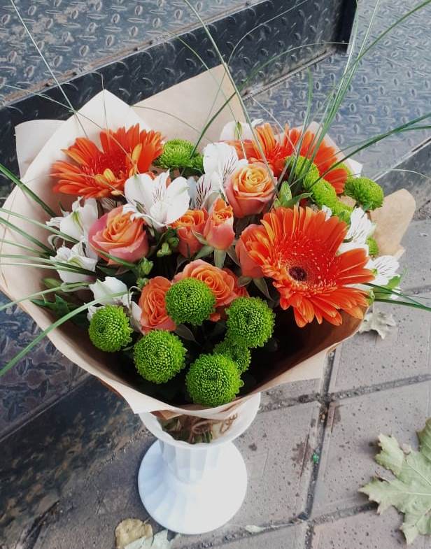Букет цветов из: Герберы, Хризантемы, Альстромерии и Розы в Сергиевское
