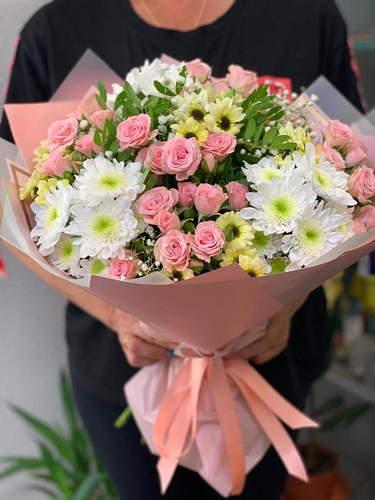 Букет цветов из: Розы и Хризантемы в Сергиевское