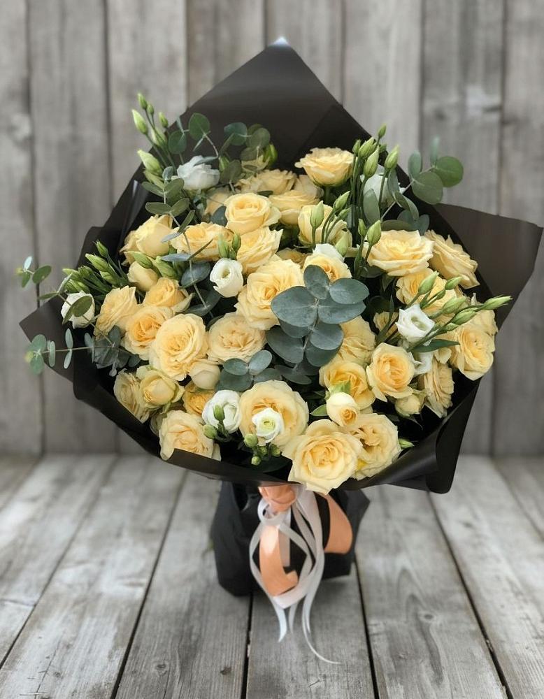 Букет цветов из: Розы и Лизиантусы в Сергиевское