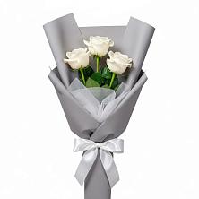 Букет 3 белые розы в Сергиевское