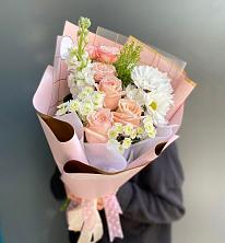 Букет цветов из:  Хризантемы и Розы в Сергиевское