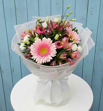 Букет цветов из:  Герберы, Альстромерии и Лизиантусы в Сергиевское